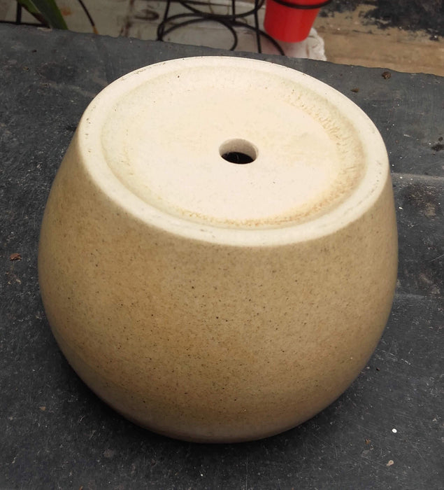 High-quality material plant pot in skinny color