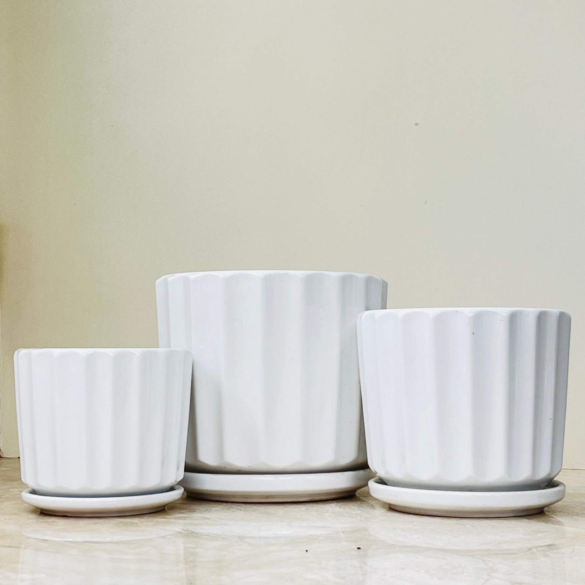 Set Of 3 White Ribbed Ceramic Pots Classic Indoor Planters With Set Of 3 White Ribbed Ceramic Pots Classic Indoor Planters With