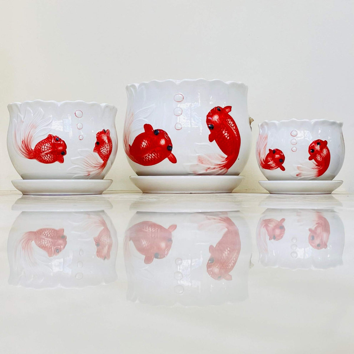 Set of 3 White Ceramic Planters with Red Fish Design – ChhajedGarden.com