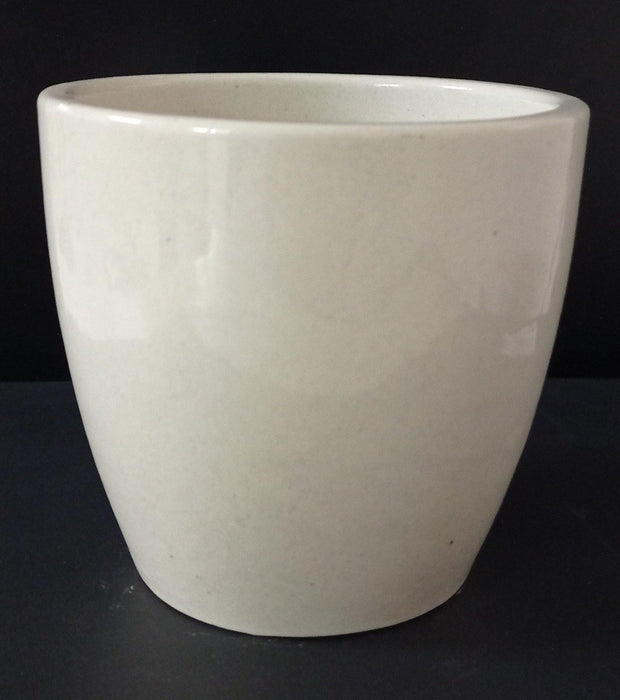 Elegant cream color round ceramic pot with plate