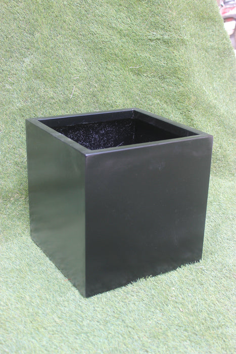 Cubeto Glossy Black Fiber Planter - CGASPL