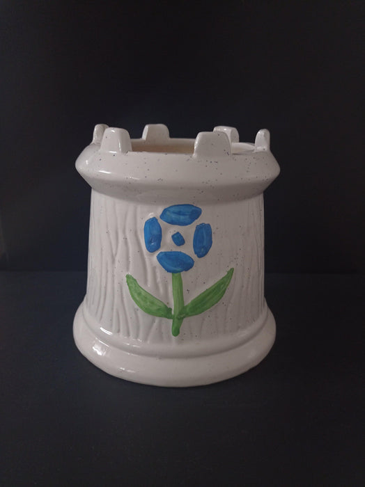 White ceramic plant pot with round Tulsi design