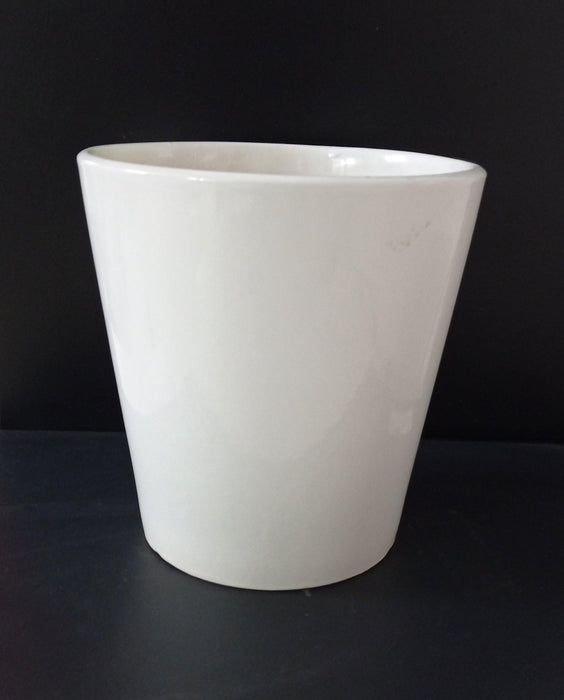 Modern and minimalist round ceramic planter